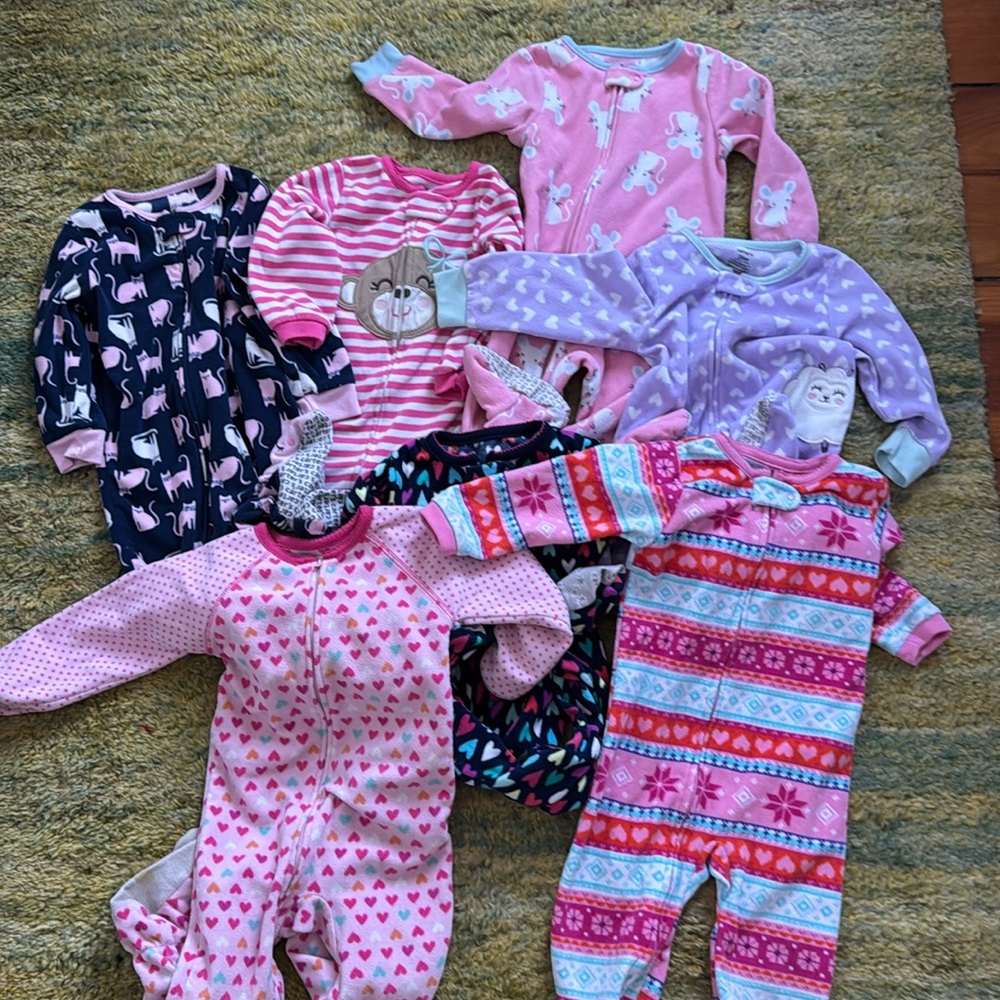 Fleece footie pajamas 24 M/2 T (7 pair)